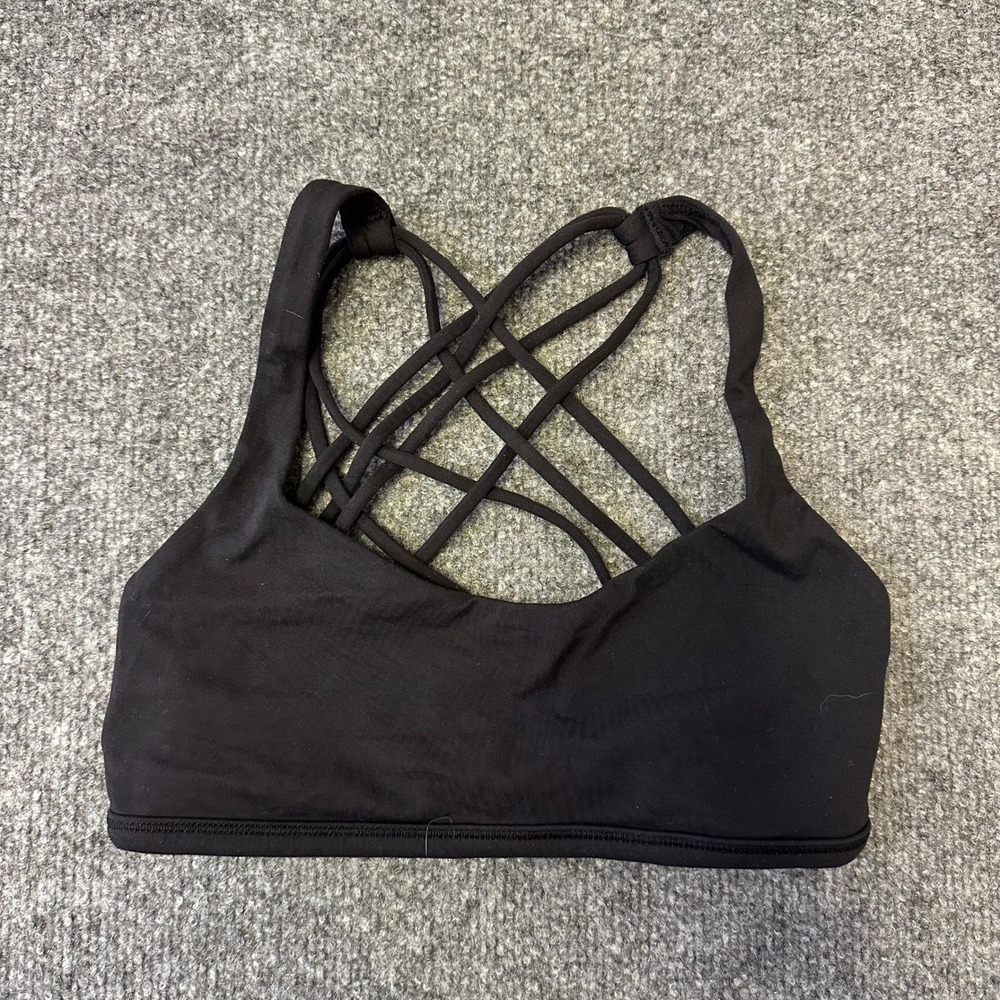 Lululemon Sports Bra Womens Size 4 Black Free to Be Wild Strappy Back Athletic